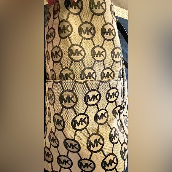 Michael Kors, medium monogram canvas tote - Picture 6 of 9